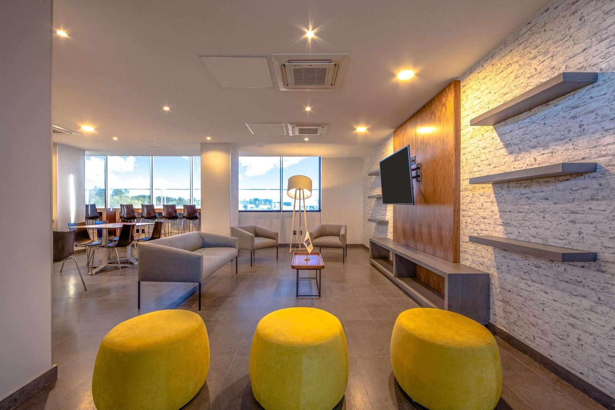 Comfort Inn Делісіяс Екстер'єр фото