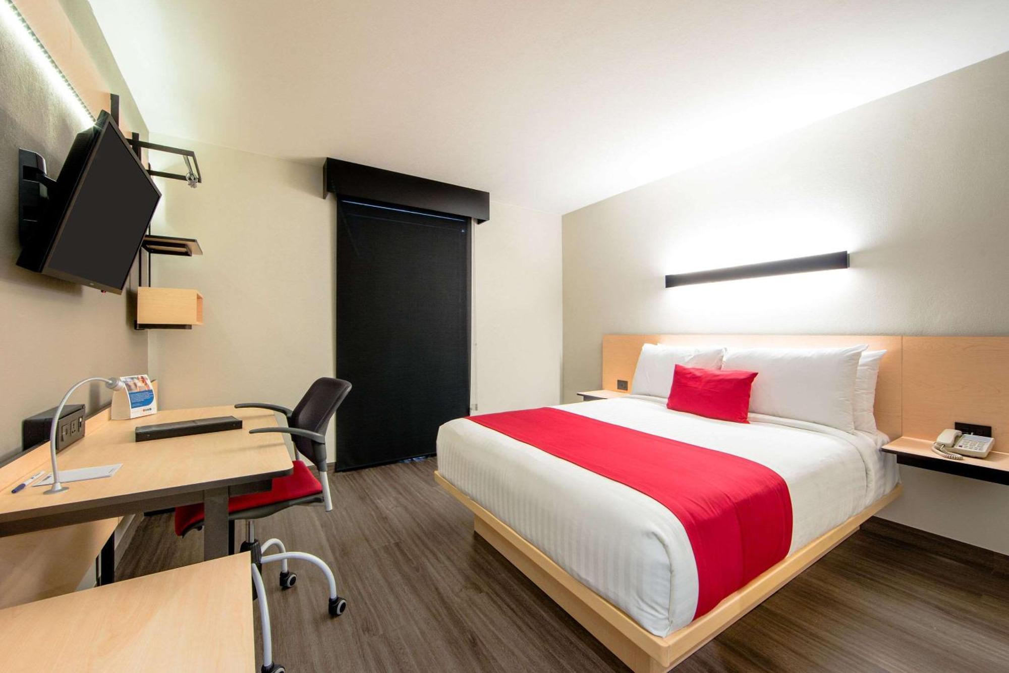 Comfort Inn Делісіяс Екстер'єр фото